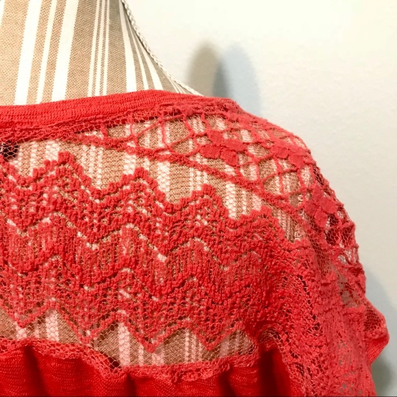 Red Sleeveless Top With Lace Detail Size Large - Picture 6 of 6